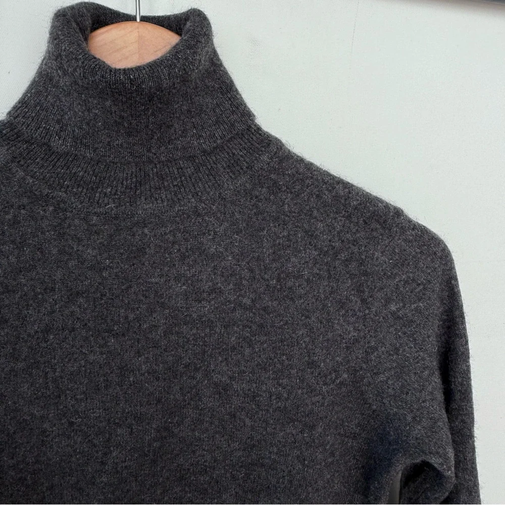 incashmere gray turtleneck - Picture 3 of 5